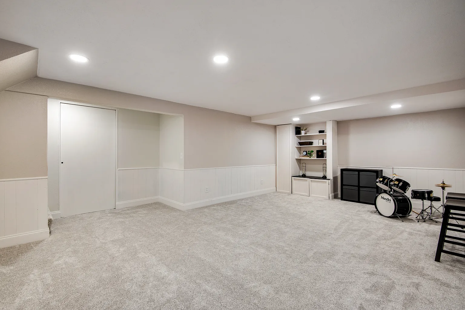 Basement texture and paint (1)