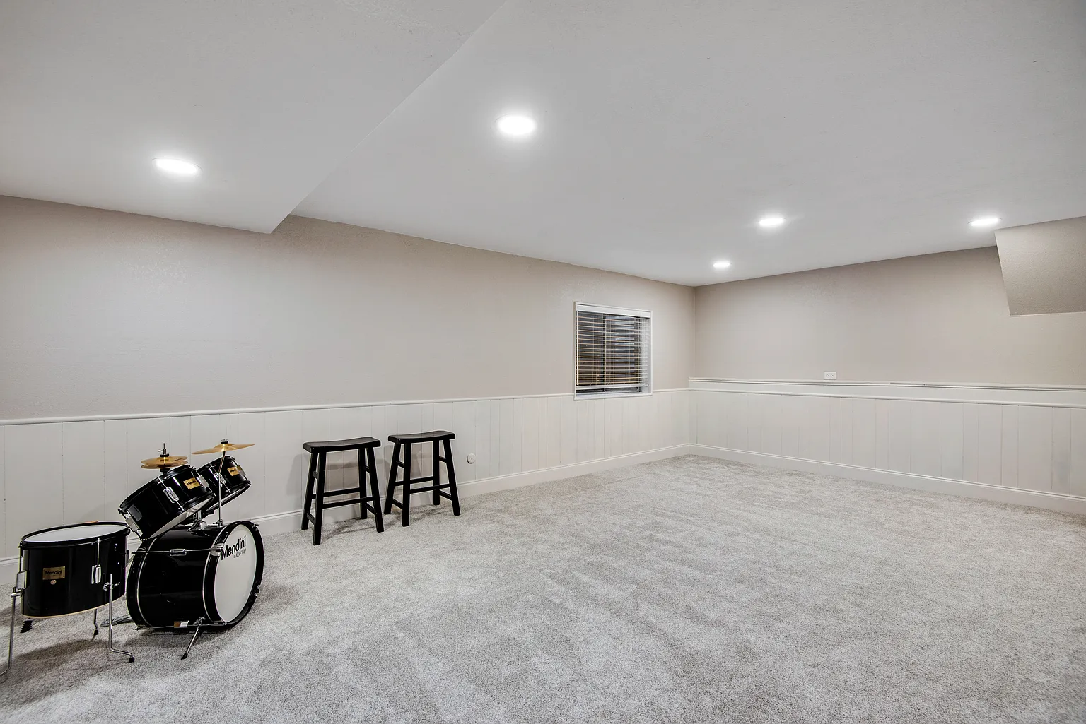 Basement texture and paint (3)